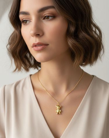 Collar Osito Dorado “Love” – Mira Mila