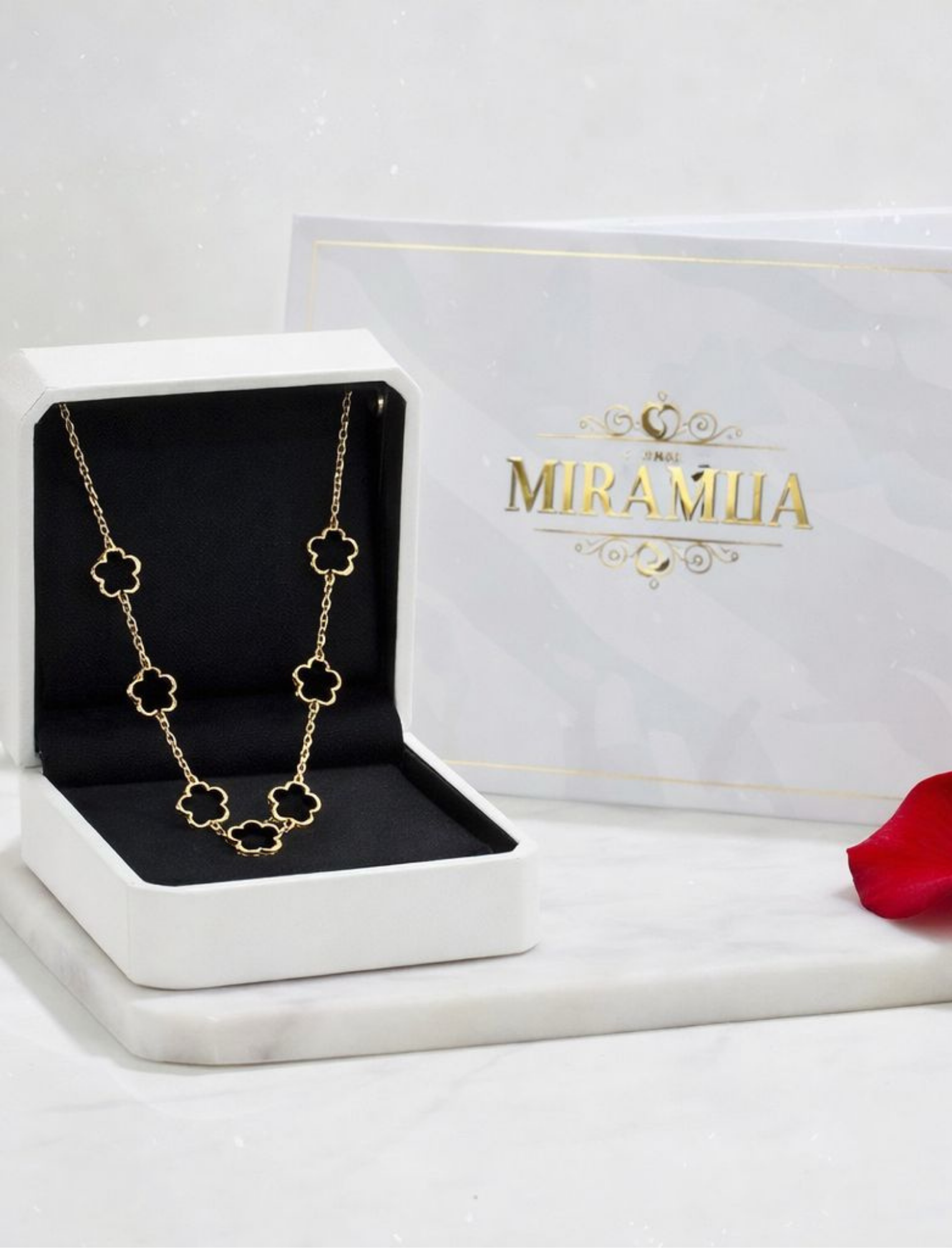 Collar Trébol Negro Nacarada – Mira Mila